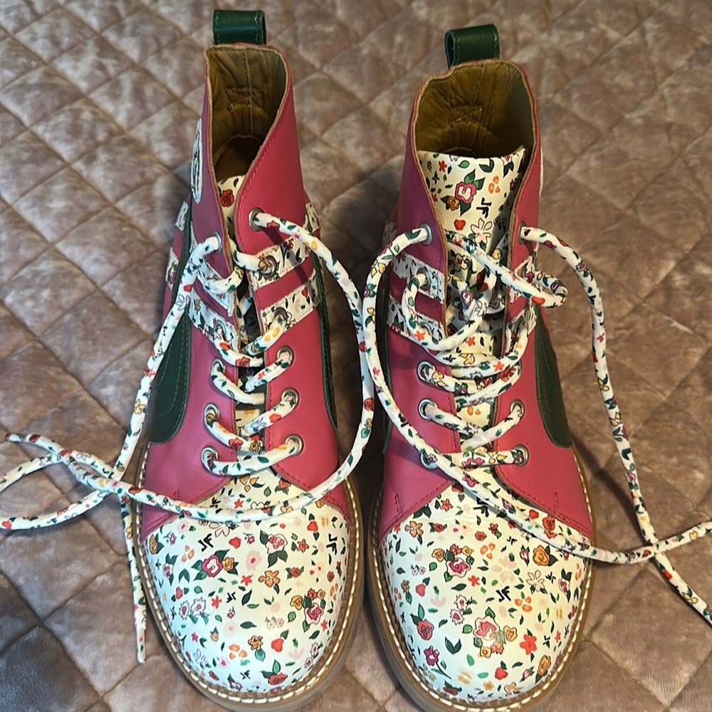 Size 10.5 John Fluevog 7th Heaven Whitty boots